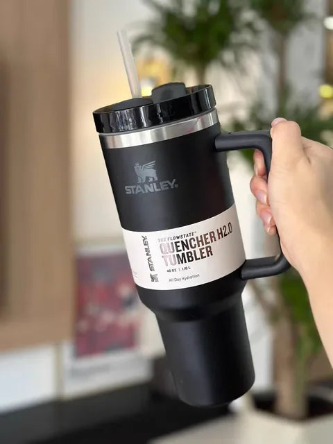 40oz Stanley Quencher FlowState Tumbler